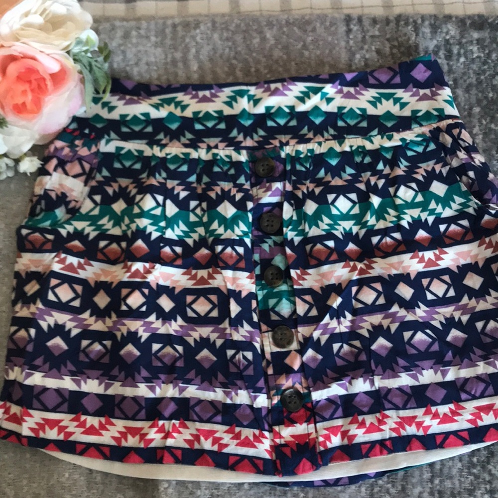 Aztec Print Mini w/ Buttons & Pockets